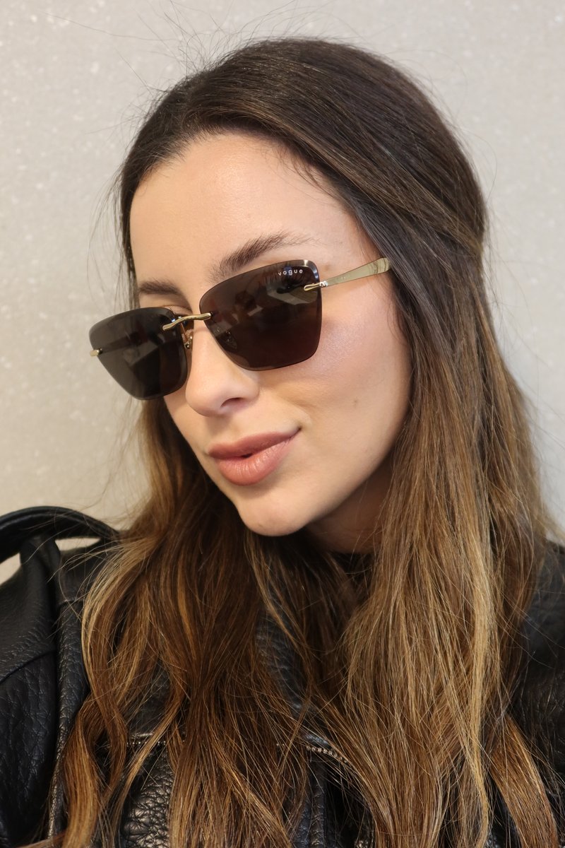 VOGUE 4332-S 280.87 59.15 140 3N
