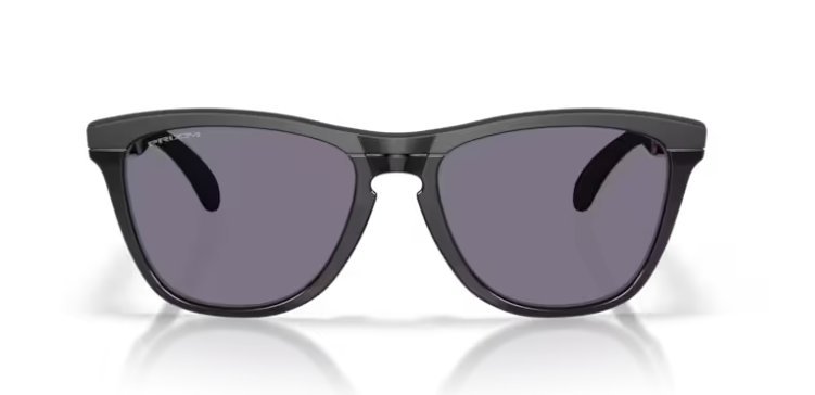Óculos Solar Esportivo OAKLEY OO9503 (FROGSKINS) 58-17 0658 (Acetato Preto Fosco Superior e Preto Brilhante Inferior/Prizm Cinza)