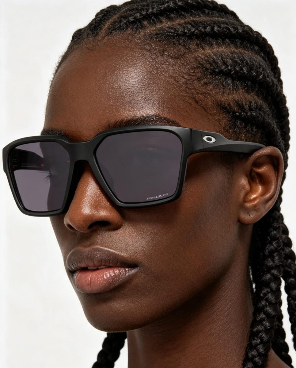 Óculos Solar Esportivo OAKLEY OO9497L (BRIZA) 58-16 0158 (Preto Fosco/Prizm Cinza)