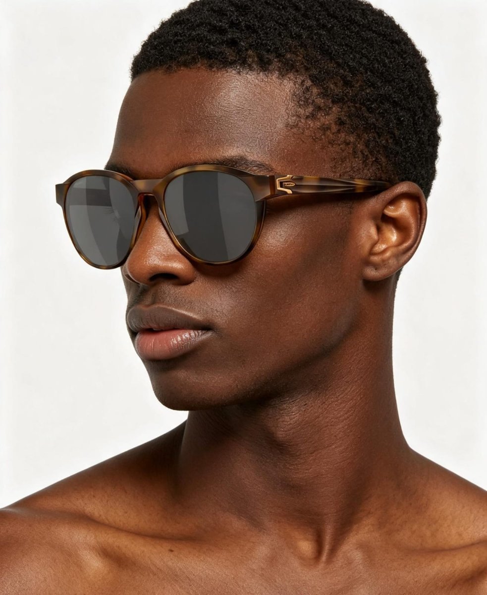 Óculos Solar Esportivo OAKLEY OO9126 (REEDMACE) 54-18 1154 (Acetato Marrom Fosco Tartaruga/Prizm Espelhado Prata)