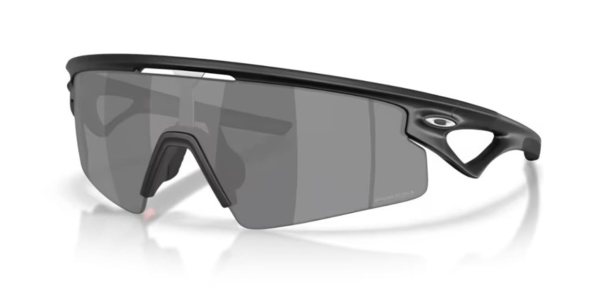 Óculos Solar Esportivo OAKLEY - OO9531 (SPHAERA STRIKE) 0137 (Acetato Máscara Preto Fosco/Prizm Black)