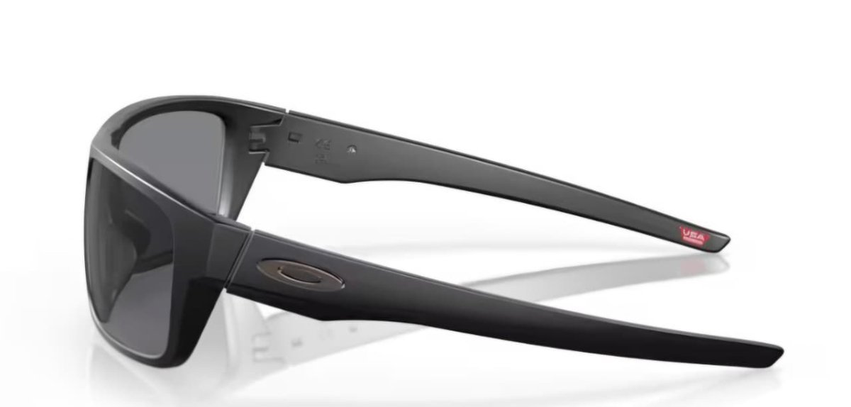 Óculos Solar Esportivo OAKLEY OO9367 (DROP POINT) 61-18 0160 (Acetato Preto Fosco/Lentes Cinza)