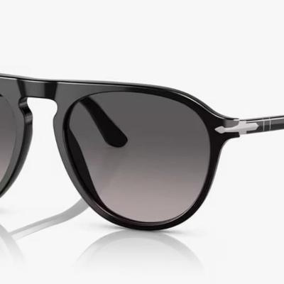 Óculos Solar PERSOL 3302-S 55-19 95/M3 (Acetato Preto Brilhante e Prata/Lentes Polarizadas Cristal Cinza Degradê Antirreflexo Interno)